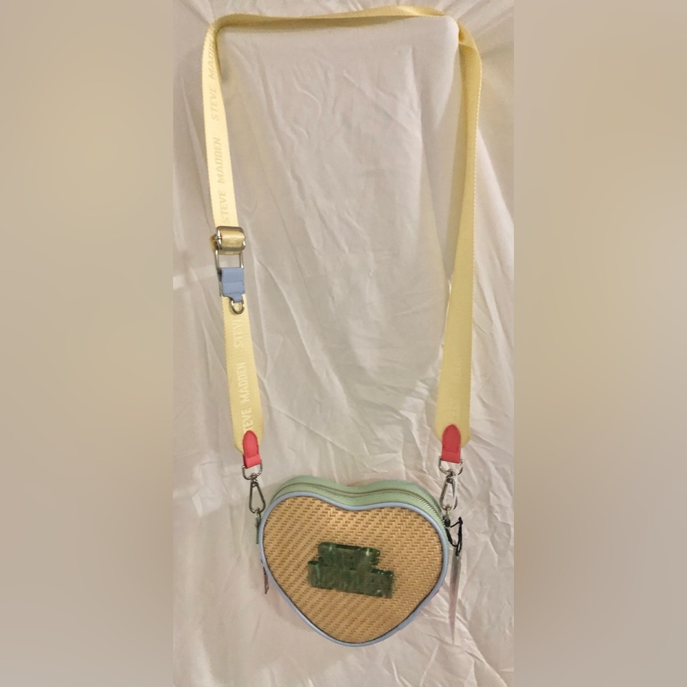 Steve Madden blovie straw lucite woven raffia heart shaped pastel crossbody bag